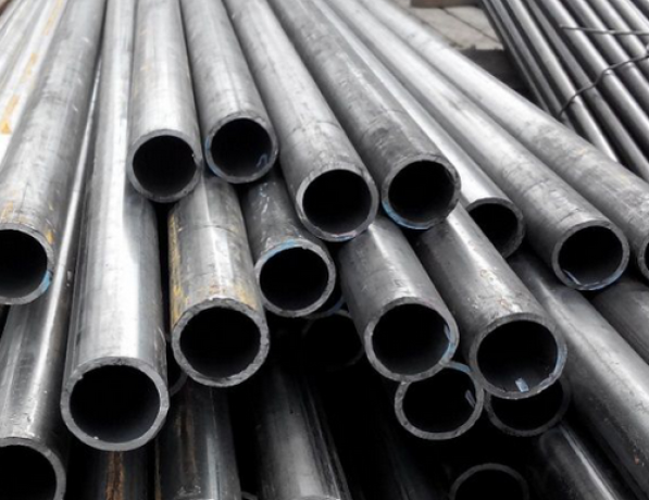 Труба стальная ВГП неоцинкованная обыкновенная с короткой резьбой Ст08 165х4,5 мм ГОСТ 3262-75 фото